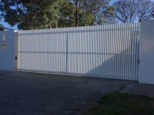 Sliding gate with losp battens